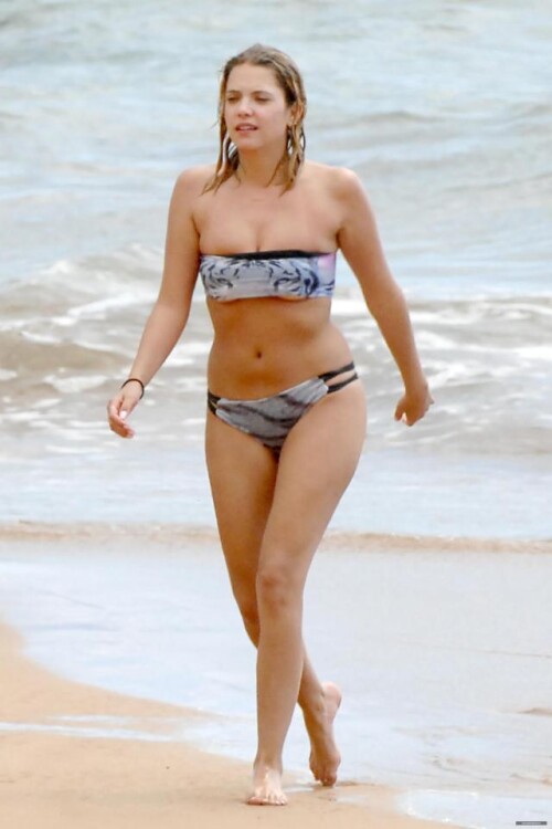 Ashley Benson (1)