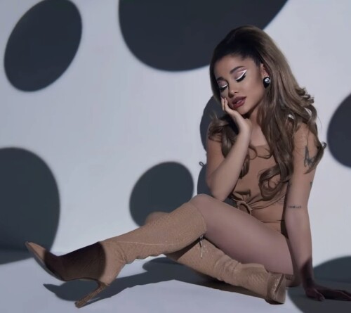 Ariana-Grande-4.jpeg