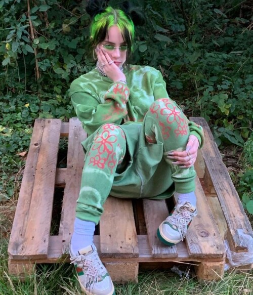 Billie-Eilish-6.jpeg