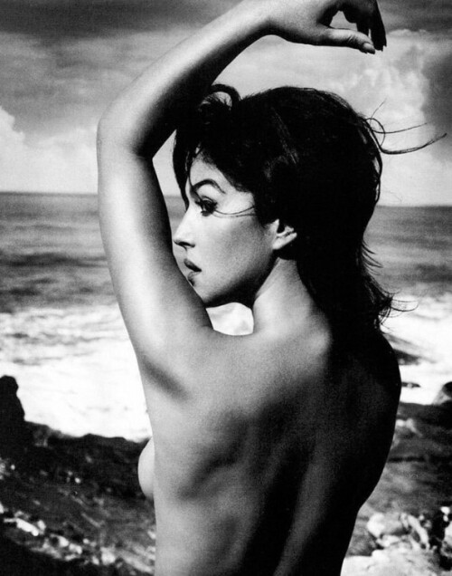 Monica-Bellucci-8.jpeg