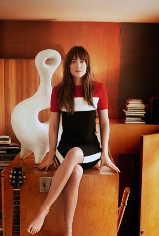 Dakota-Johnson-14232b48d80da633f8