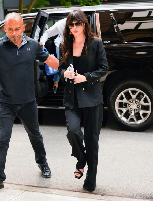 Dakota-Johnson-24c9cd98f83af63918