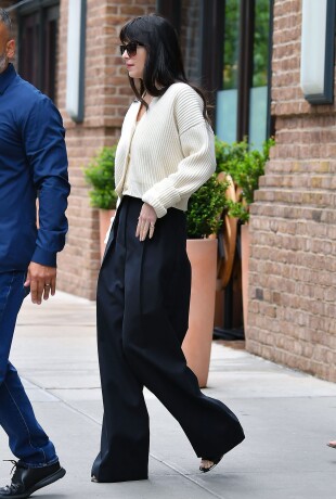 Dakota-Johnson-32
