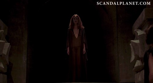 Dakota-Johnson-6