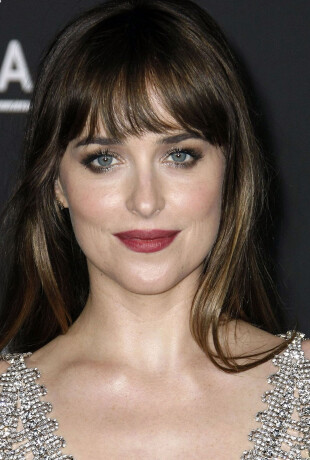 Dakota-Johnson-77