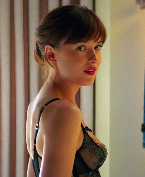 Dakota-Johnson-88