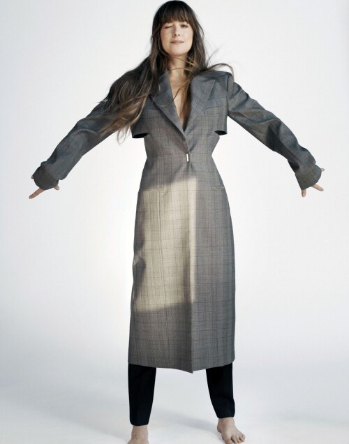 Dakota-Johnson-95dcdc50444957e42