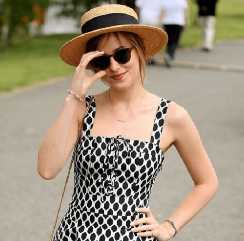 Dakota-Johnson-98