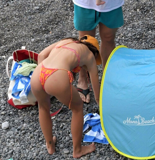 Emily-Ratajkowski-106