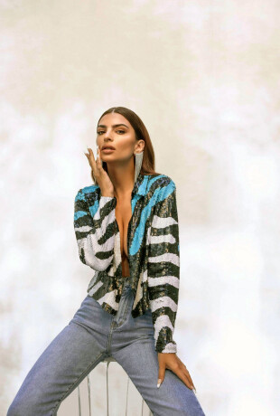 Emily-Ratajkowski-129