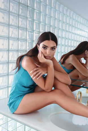 Emily-Ratajkowski-133