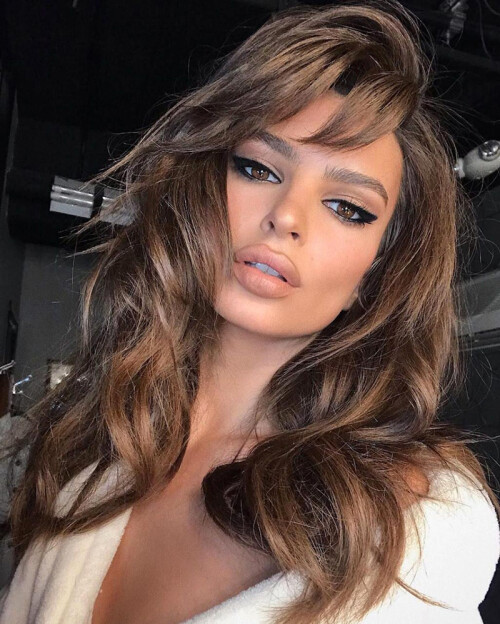 Emily-Ratajkowski-233