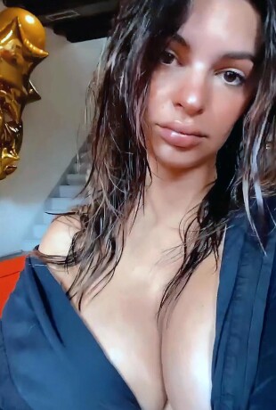 Emily-Ratajkowski-247