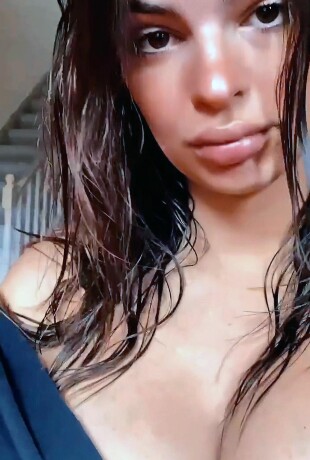 Emily-Ratajkowski-250