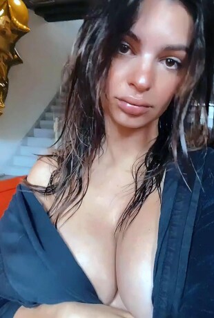 Emily-Ratajkowski-257