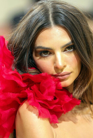 Emily-Ratajkowski-266