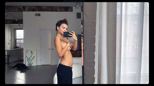 Emily-Ratajkowski-283