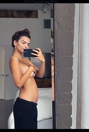 Emily-Ratajkowski-283