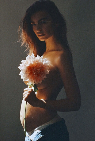 Emily-Ratajkowski-285
