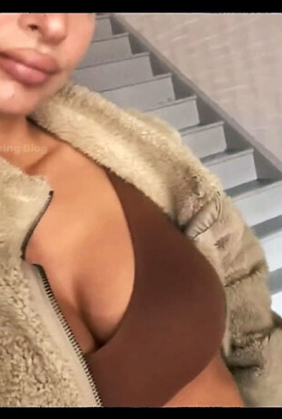 Emily-Ratajkowski-303