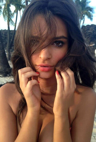 Emily-Ratajkowski-318