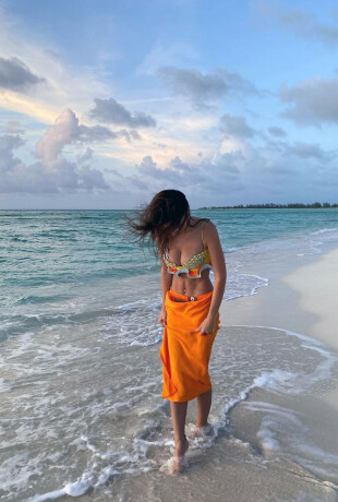 Emily-Ratajkowski-338
