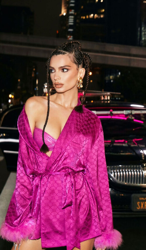 Emily-Ratajkowski-411