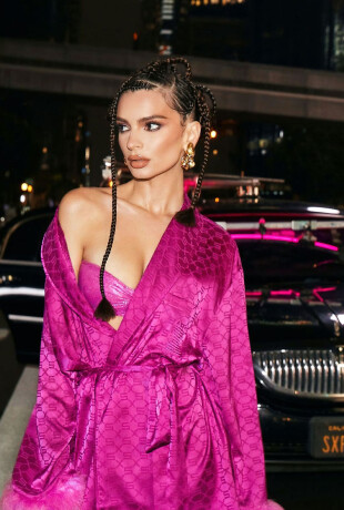 Emily-Ratajkowski-411
