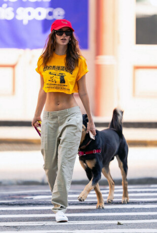 Emily-Ratajkowski-6