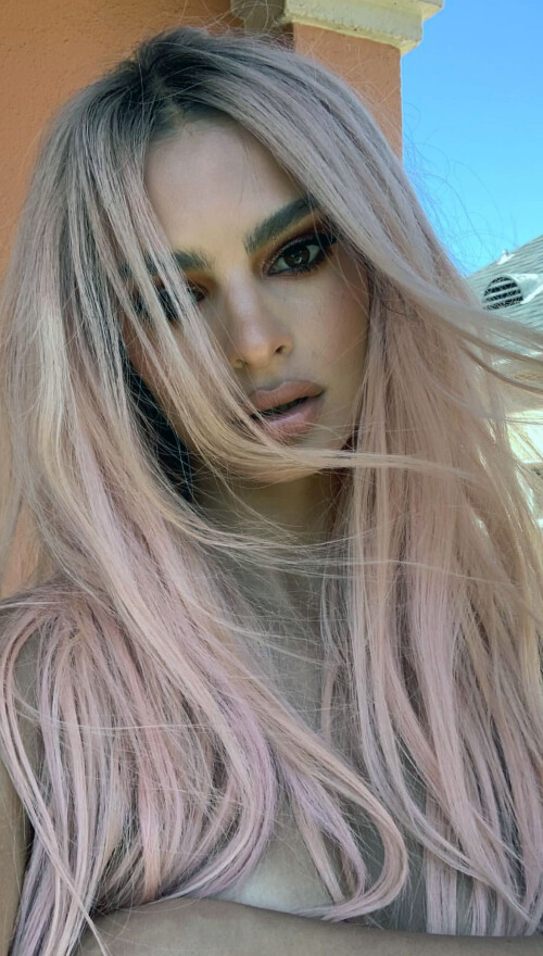 Emily-Ratajkowski-95
