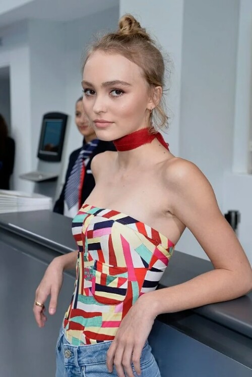 Lily-Rose-Depp-57