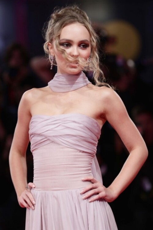 Lily-Rose-Depp-63
