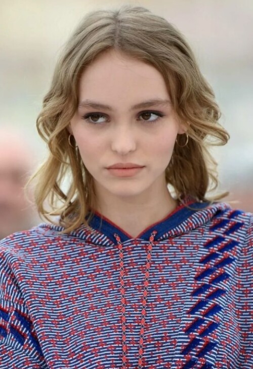 Lily-Rose-Depp-67