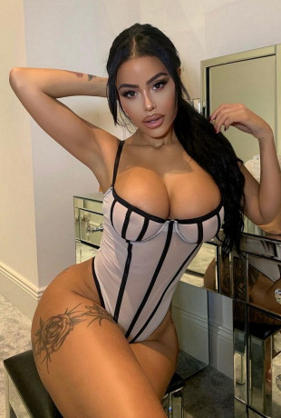 Chloe-Saxon-KLOY-SAKSON_12