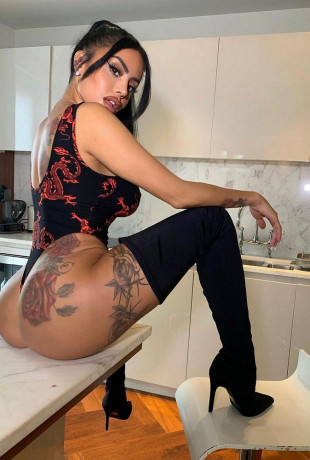 Chloe-Saxon-KLOY-SAKSON_16