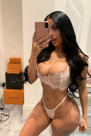 Chloe-Saxon-KLOY-SAKSON_30