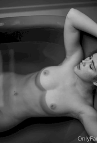 Heidi-Rom-Heidi-Romanova-79