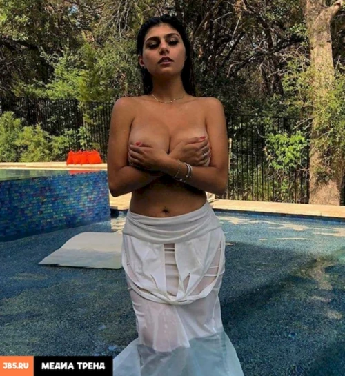 Mia-Khalifa-MIA-KALIFA-07