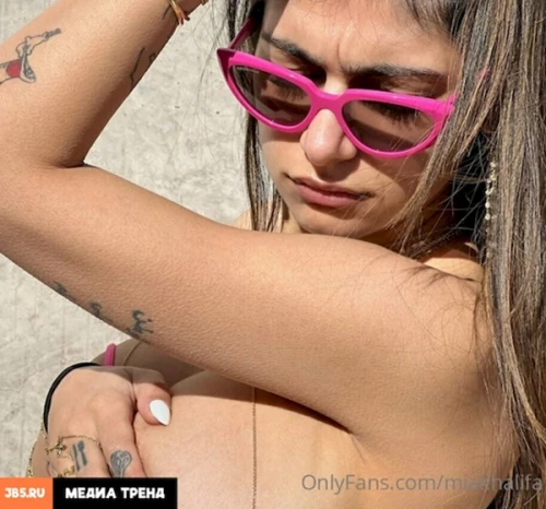Mia-Khalifa-MIA-KALIFA-52