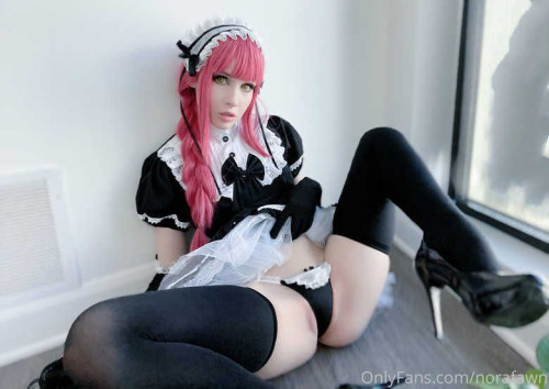 NoraFawn-Nora-Fawn-OTKROVENNYE-I-NTIMNYE-FOTO-28