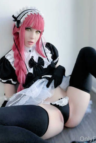 NoraFawn-Nora-Fawn-OTKROVENNYE-I-NTIMNYE-FOTO-28