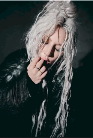 LEDI-GAGA-BLONDINKA-10