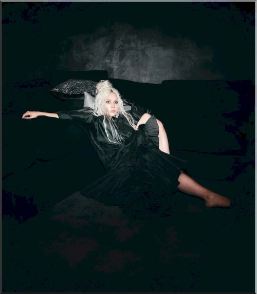 LEDI-GAGA-BLONDINKA-5