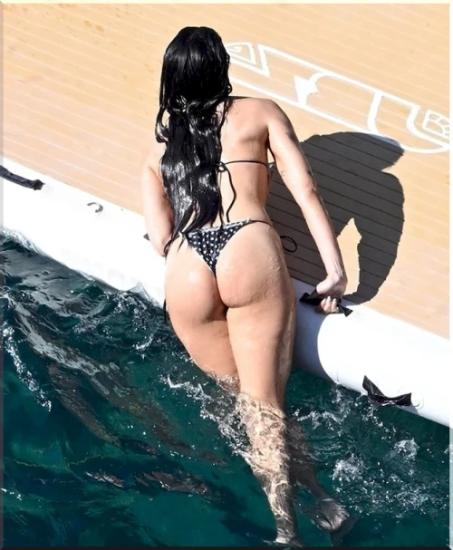 Dua-Lipa-Exposed-Sexy-Ass-In-Revealing-Bikini-10