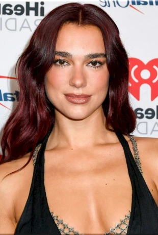 Dua-Lipa-Sexy-At-iHeartRadio-Music-Festival-6