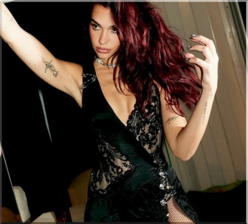 Dua-Lipa-Sexy-BTS-At-Rock-3