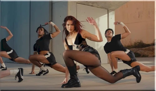 Dua-Lipa-Sexy-In-Illusion-BTS-10