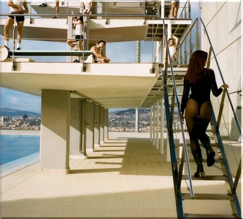 Dua-Lipa-Sexy-In-Illusion-BTS-4