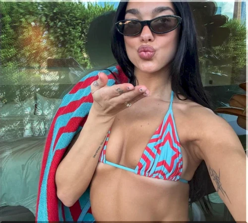 Дуа Липа Hot and beautiful