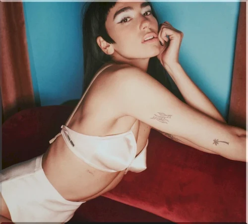 Dua-Lipa-Sexy-In-Vogue-UK-6
